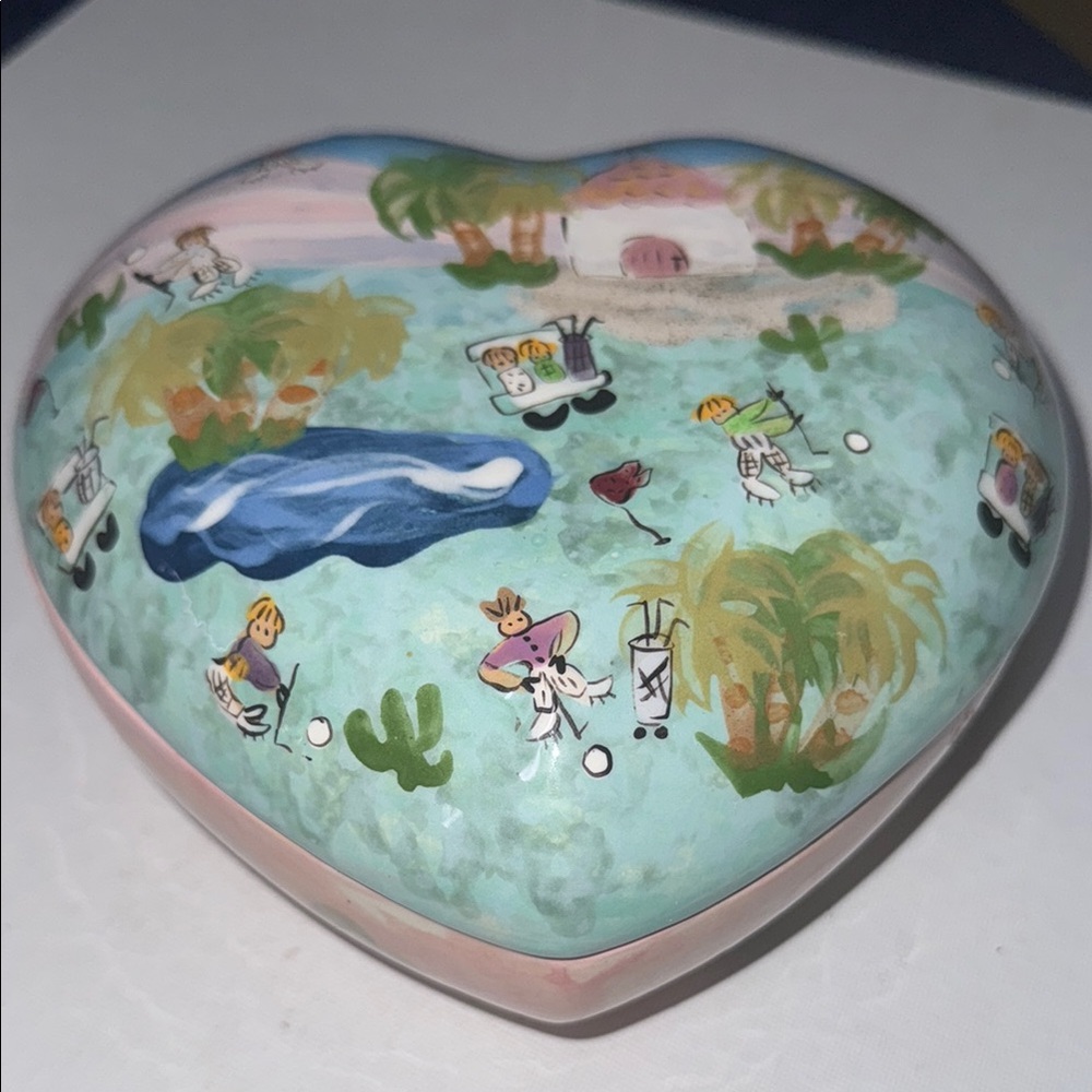 Lesal Ceramic Handpainted By Lisa Lindberg Golf Scene heart dish with lid